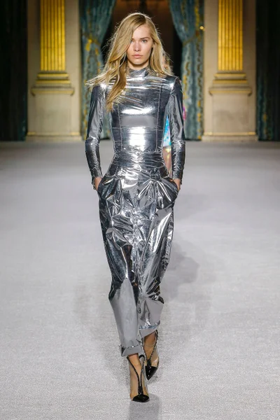 Look 1